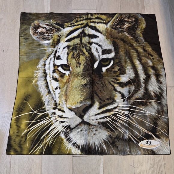 VINTAGE ABERCROMBIE &amp; FITCH LARGE SQUARE SCARF TIGER GRAPHIC TAN BROWN WOMEN OS